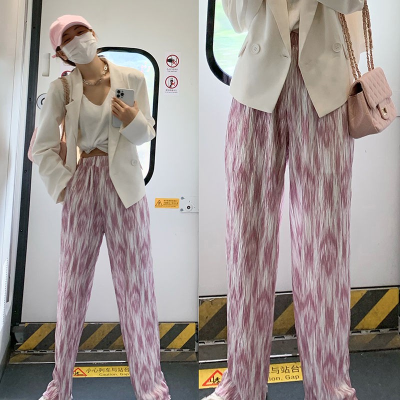 Quần ống rộng lưng cao phối kiểu xếp nếp thắt lưng màu hồng nhuộm loang | BigBuy360 - bigbuy360.vn