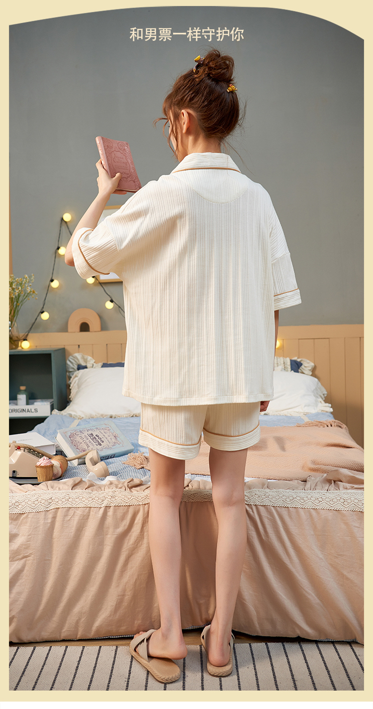 Bộ áo pijama tay ngắn kèm quần ngắn lưng cao thời trang cho nữ | BigBuy360 - bigbuy360.vn