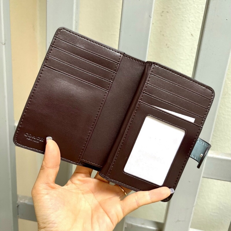 Ví Nữ cute Coach nhỡ khoá cài da thật, gân nổi chữ C trẻ trung, nhiều ngăn thẻ