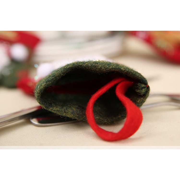 Túi Đựng Dao Nĩa Hình Chiếc Tất Dùng Trang Trí Bàn Ăn Dịp Giáng Sinh