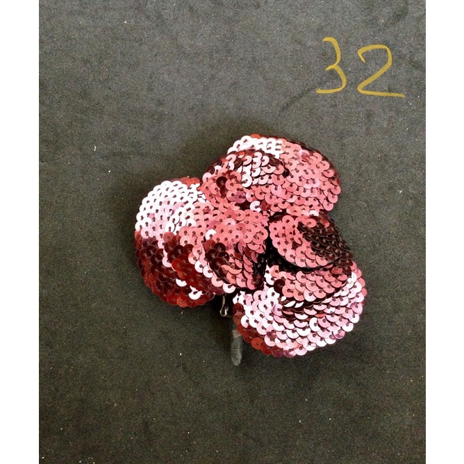 Cài áo kết cườm, vảy hạt siêu đẹp