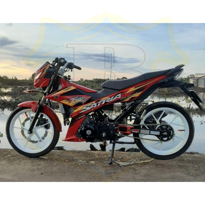 ( Quí khách vui lòng mang ra tiệm cho thợ dán ) Tem satria fi đỏ vàng