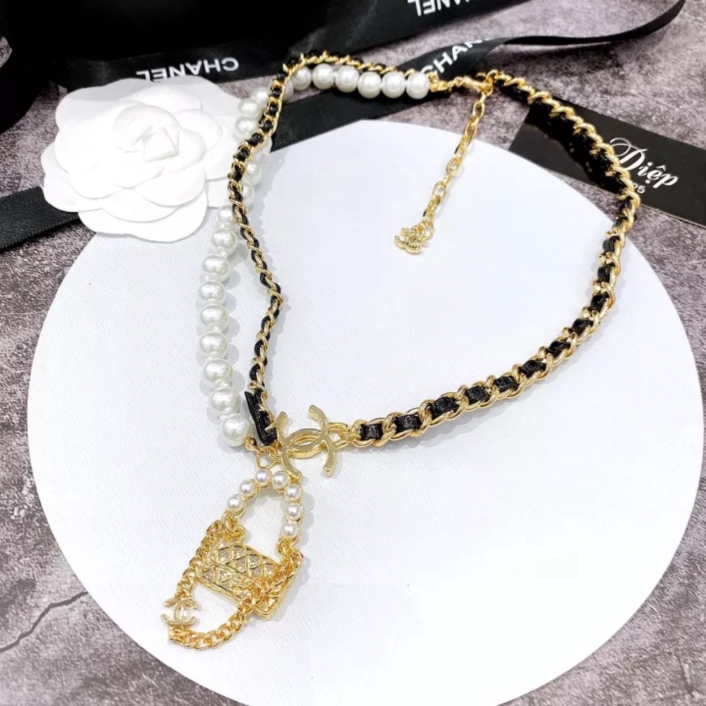 Vòng cổ titan dây chuyền thương hiệu CC ngọc trai nhân tạo mặt ổ khóa sang chảnh VCH13