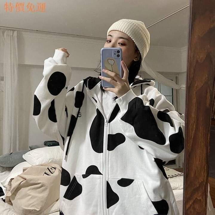 Áo hoodie bò sữa