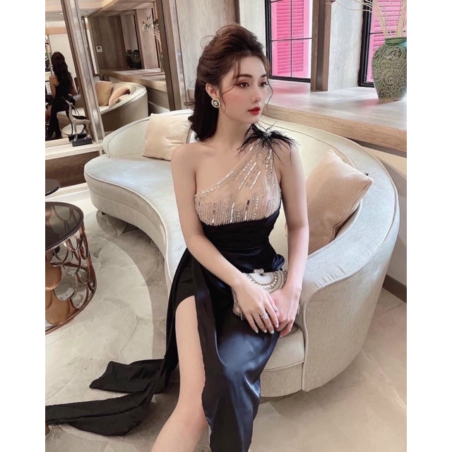 Đầm body lệch vai phối lông công tua rua kết cườm tráng gương TRIPBLE T DRESS - size M/L - MS358V
