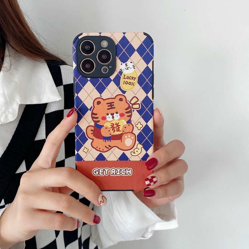 Ốp điện thoại dẻo họa tiết chú hổ may mắn đáng yêu thích hợp cho iPhone 13 12 11 Pro X XR XS Max SE 2020 6 6S 7 8 Plus