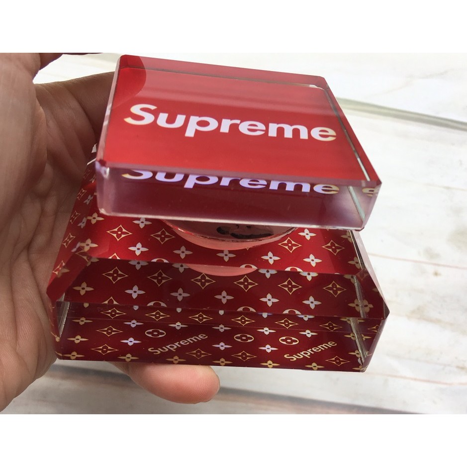 Nước hoa pha lê cho xe ô tô cực đẳng cấp - Sáng đẹp - Logo Supreme - Màu đỏ tươi