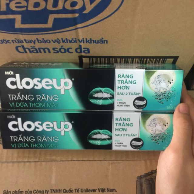 Kem Đánh Răng Closeup Trắng Răng Vị Dừa Thơm Mát hộp to 230g
