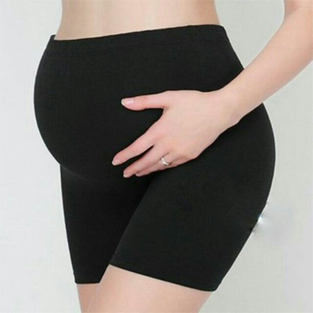 Quần đùi mặc trong váy bà bầu