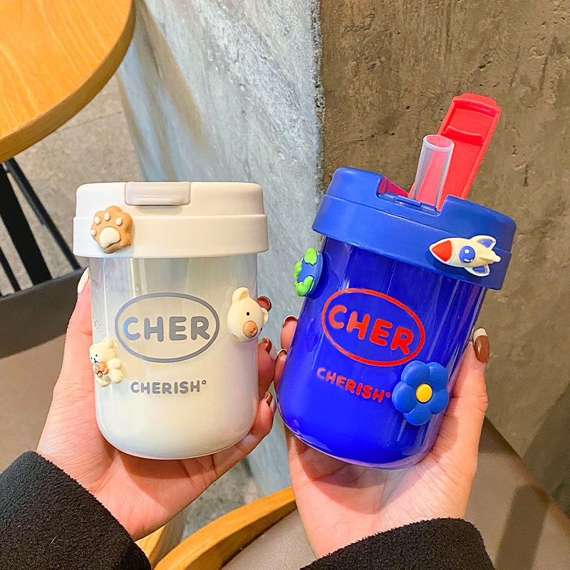 Bình Nước Nhựa 300ML Chống Rơi Có Ống Hút Thiết Kế Dễ Thương Cho Bé