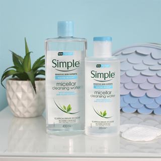 Nước tẩy trang siêu cấp ẩm Simple Water Boost Micellar Water 400ml