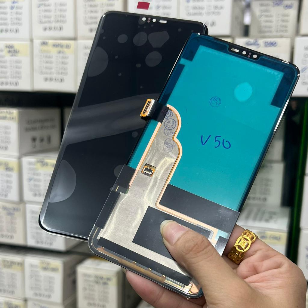 Màn hình LG V50
