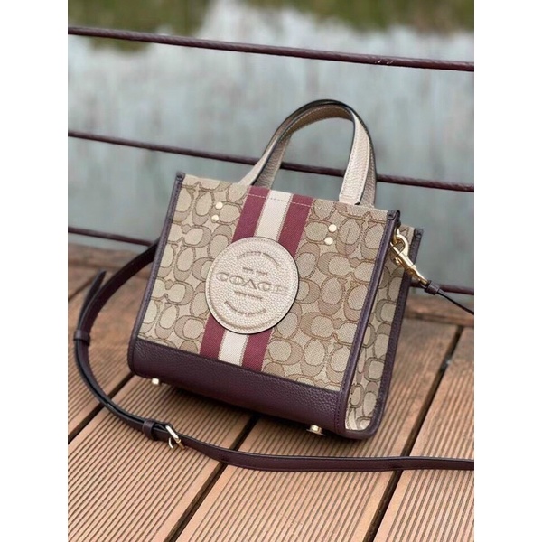TÚI COACH DEMPSEY TOTE 22 C8406