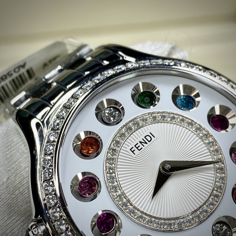 Đồng hồ nữ Fendi size 34mm lên full kim cương mois