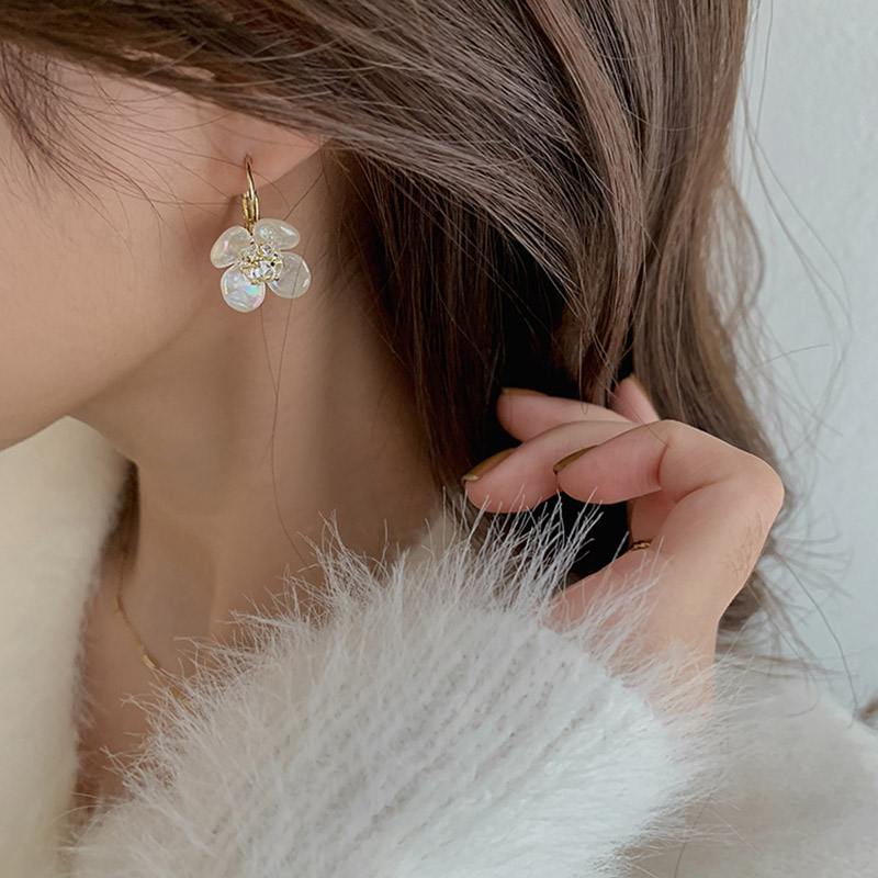 Khuyên tai hình hoa đính kim cương nhân tạo sang trọng thời trang