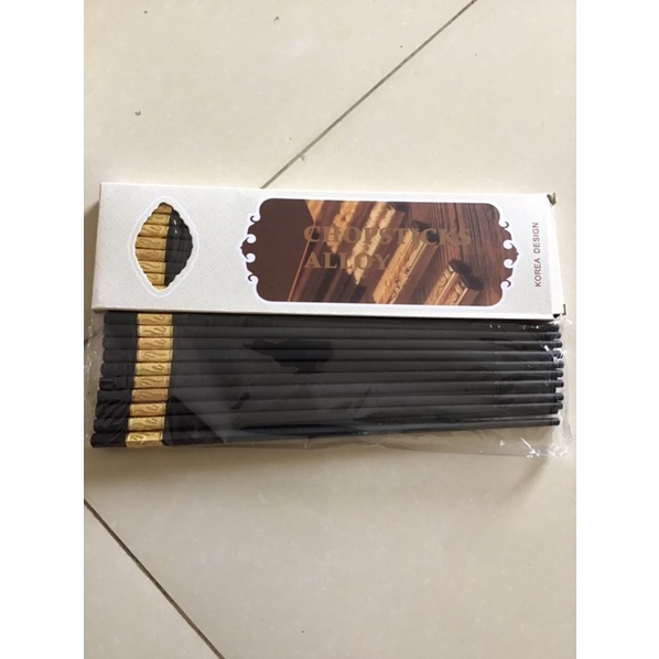 Hộp 10 đôi đũa vàng hợp kim chống mốc - đũa khảm mạ vàng cao cấp