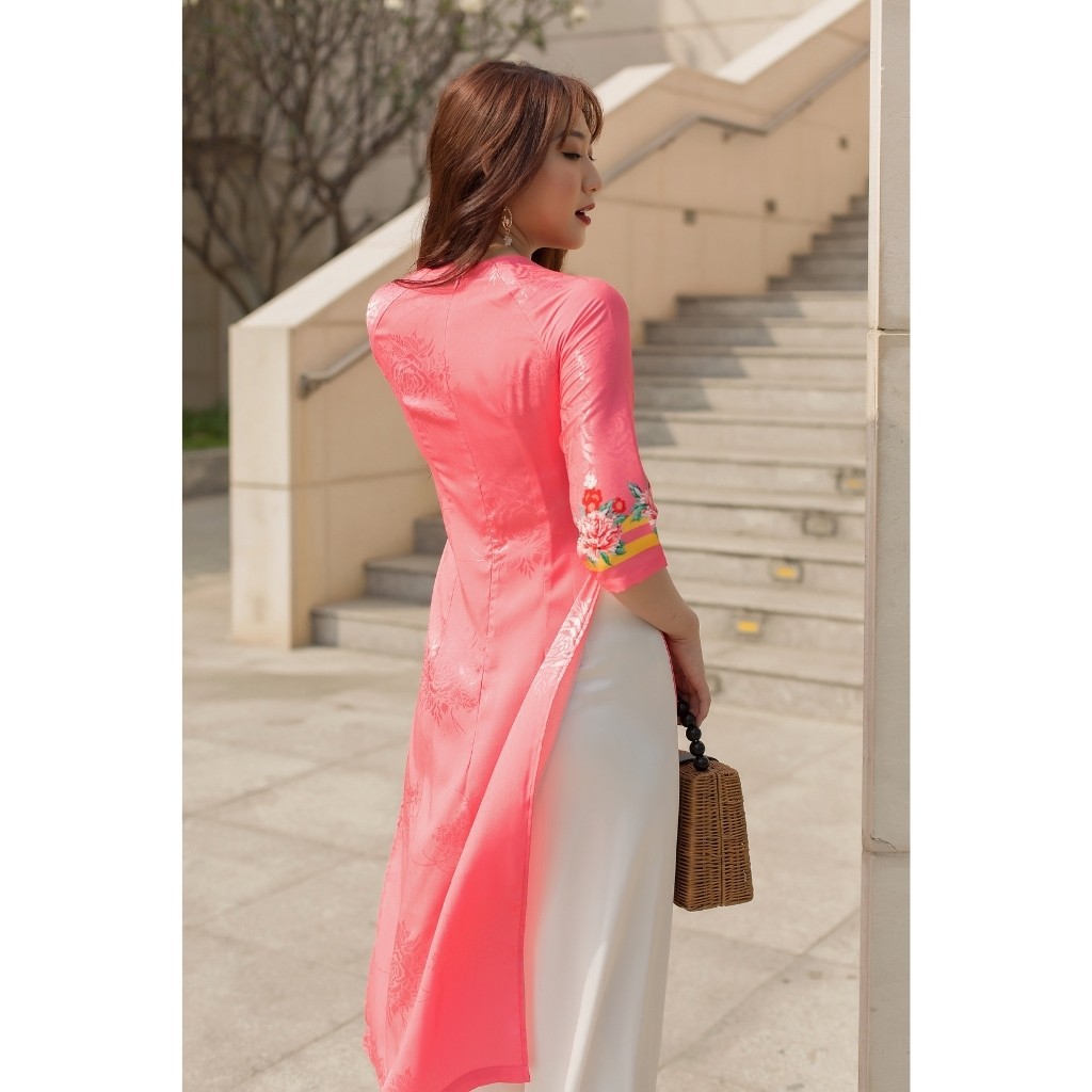 Áo Dài Cách Tân Nữ Màu Hồng Cổ Tròn Tay Lỡ Vải Gấm In Hoạ Tiết Lasentus | BigBuy360 - bigbuy360.vn
