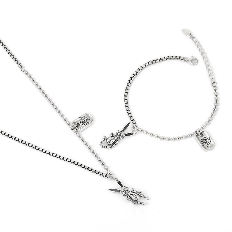 Vòng Tay Gắn Mặt Hình Chú Thỏ Ngộ Nghĩnh Phong Cách Hip-Hop