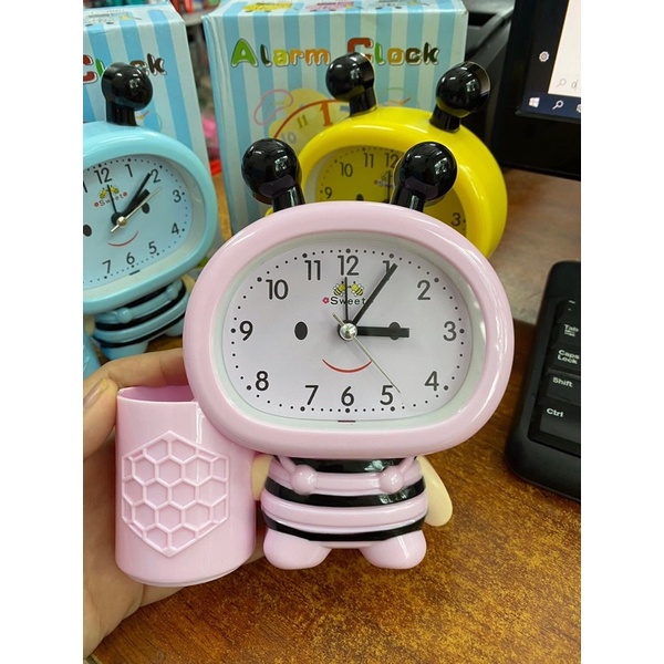 Đồng hồ báo thức cho bé hình ong kèm ống đựng bút