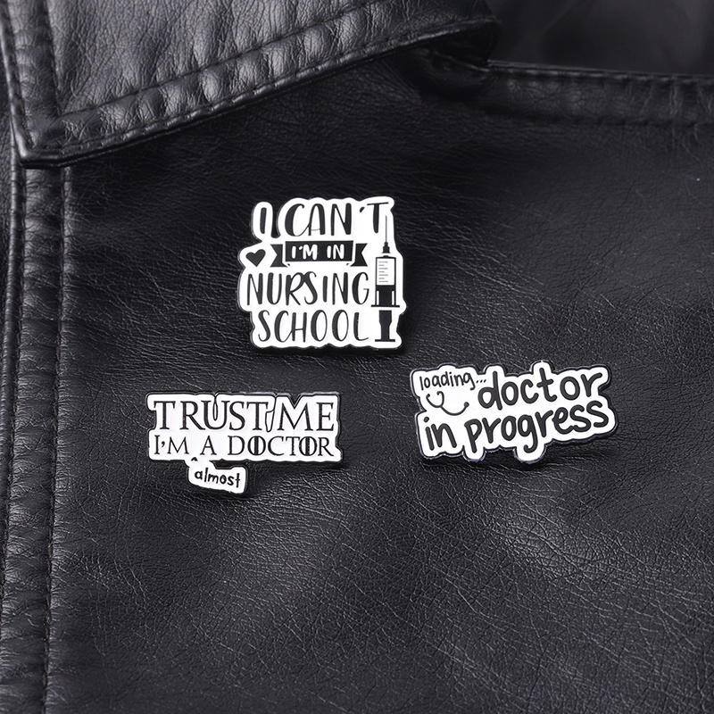 Ghim Cài Áo Hình Chữ Y Bác Sĩ/Y Tá Vui Nhộn Dùng Làm Quà Tặng Bạn Bè