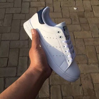 Giày Adidas Stansmith màu trắng gót đen