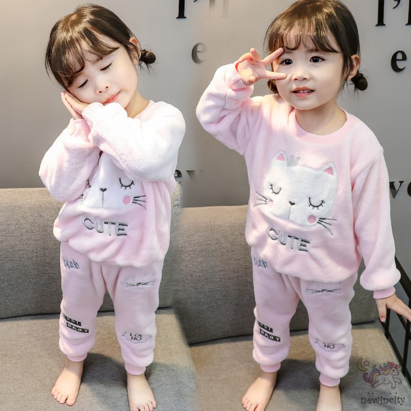 Bộ đồ ngủ áo tay dài + quần dài chất flannel họa tiết hoạt hình thời trang mùa đông dễ thương cho bé gái