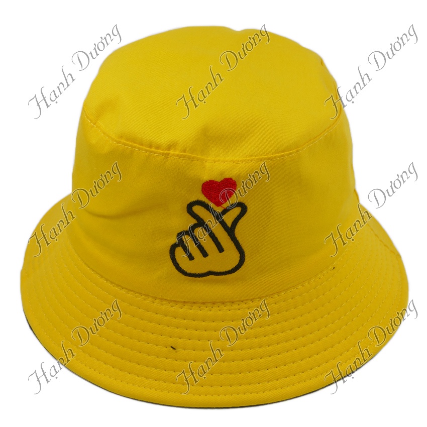 Nón bucket 2 mặt thêu bàn tay bắn tim