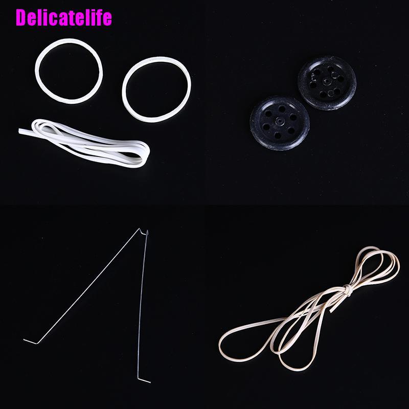 1 mô hình máy bay hiệp sĩ có đèn dây cao su