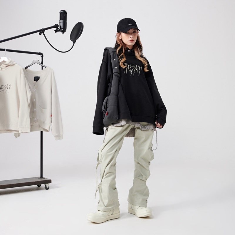ILSN Upside Down Hoodie - Black/ Áo nỉ chân cua nỉ bông thiết kế madeby.illustration áo khoác