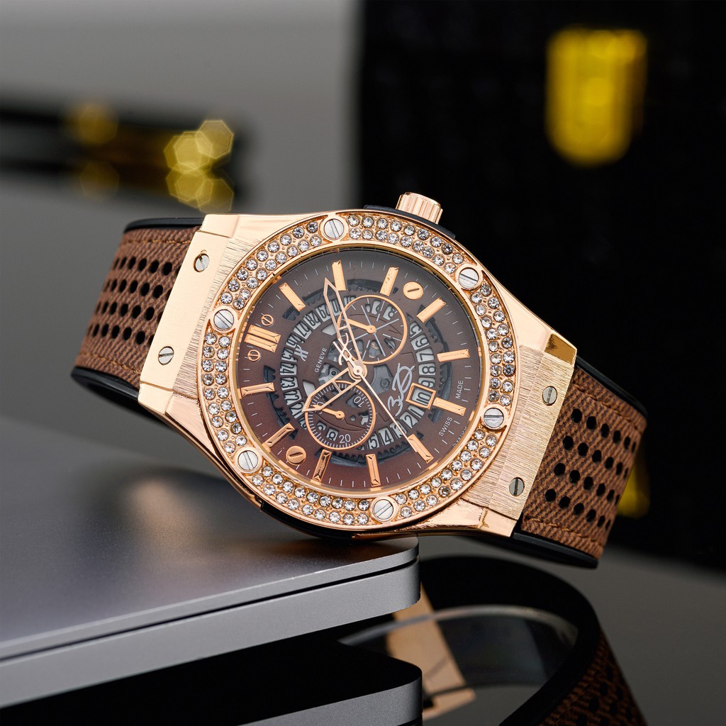 Đồng hồ nam Hublot mặt tròn size 42 caro cao cấp dây da chống nước DH204 shop106