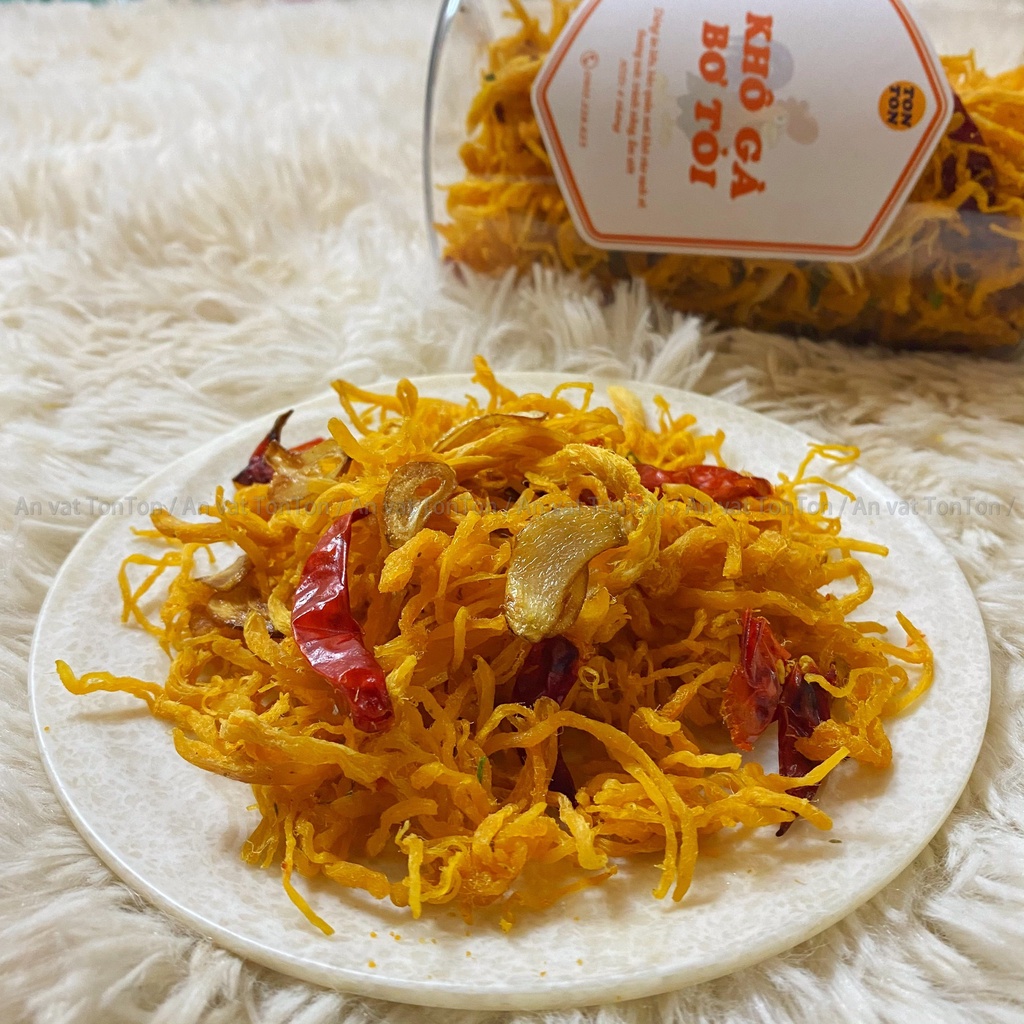 Khô gà bơ tỏi xé cay, giòn hũ pet 200g | TonTon đồ ăn vặt Hà Nội | BigBuy360 - bigbuy360.vn