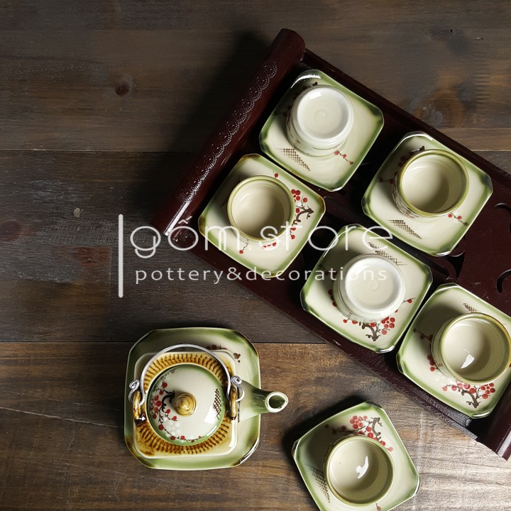 Ấm trà Bát Tràng dáng vuông vẽ tay hoa đào