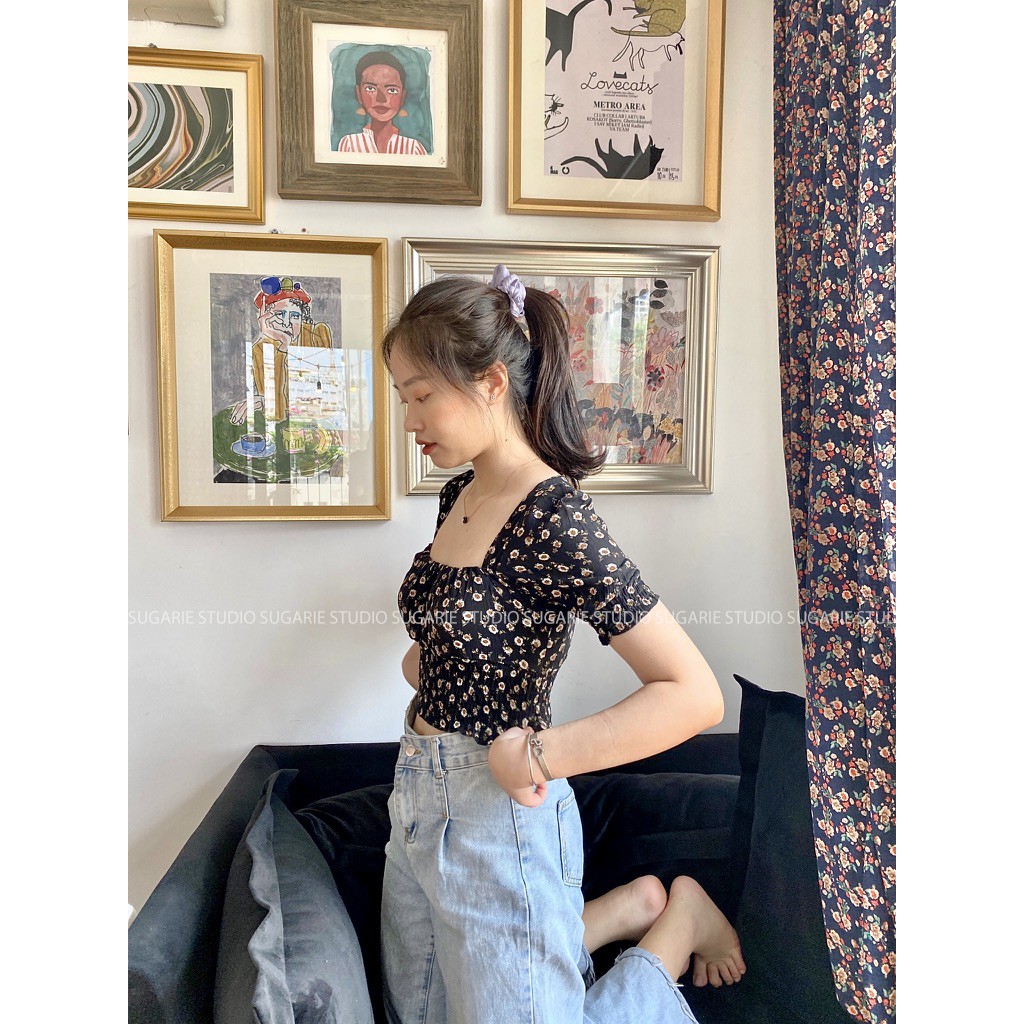 Áo ngắn tay croptop cổ vuông hoạ tiết hoa nhí SUGARIE (ảnh thật) | BigBuy360 - bigbuy360.vn
