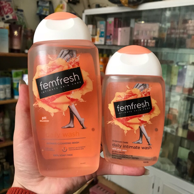 Dung dịch vệ sinh phụ nữ cao cấp Femfresh Soothing Wash 250ml