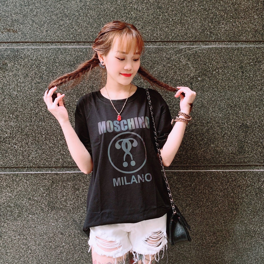 [COMBO MUA 1 ÁO TẶNG 1 MŨ TRƠN LƯỚI THỜI TRANG ] Áo phông Moschino Unisex chất liệu cotton , áo thun Unisex thời trang | BigBuy360 - bigbuy360.vn