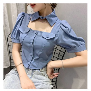 Áo croptop cổ sơ mi khoét đính nút to trẻ trung