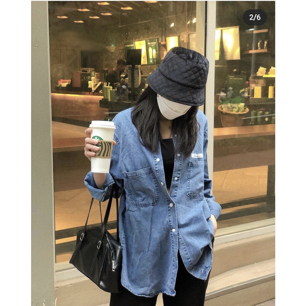 Áo bò dài tay nữ dáng rộng, Áo sơ mi jean cổ bẻ unisex thêu logo có túi ngực DASKI