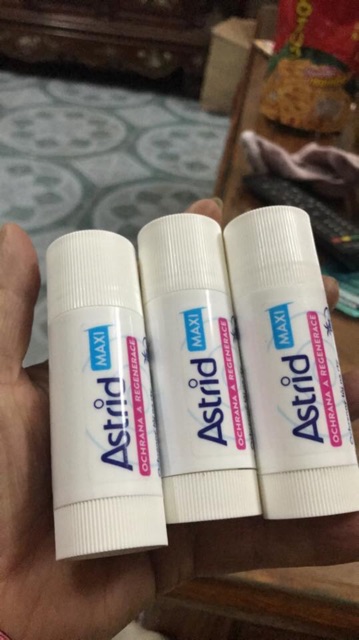 SON DƯỠNG MÔI MỠ HƯƠI ASTRID - hàng xách tay cộng hoà Séc