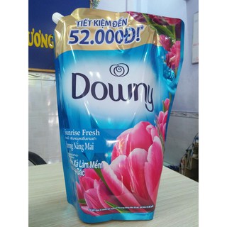 Nước xả vải Downy hương nắng mai 2.4L dạng túi