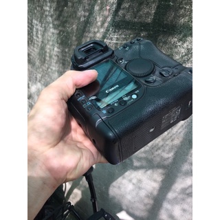 máy ảnh DSLR 1D2N