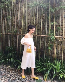 VÁY TRỄ VAI TRẮNG