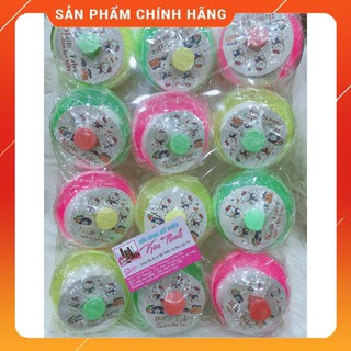 Hộp và bông phấn em bé