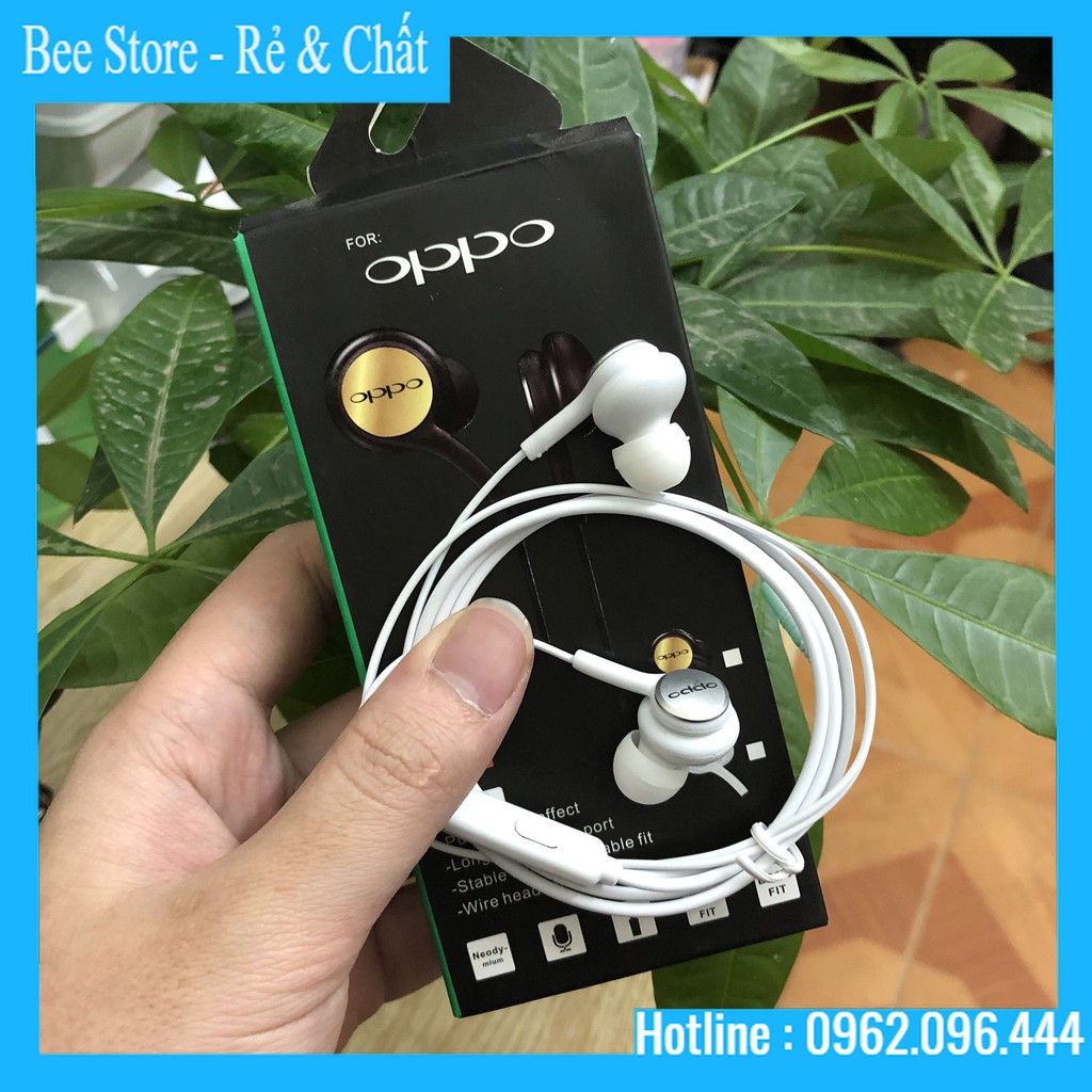 Tai nghe Oppo 818 âm thanh trong trẻo không chói tai.