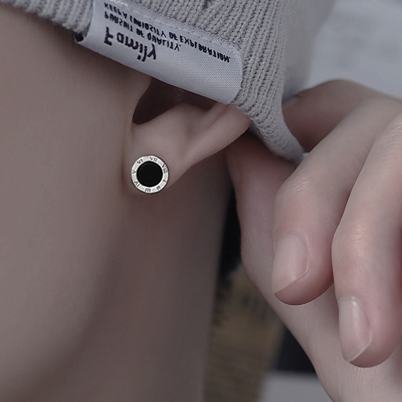 Khuyên Tai Thép Titan Màu Đen Phong Cách retro Thời Trang Cho Nam Và Nữ