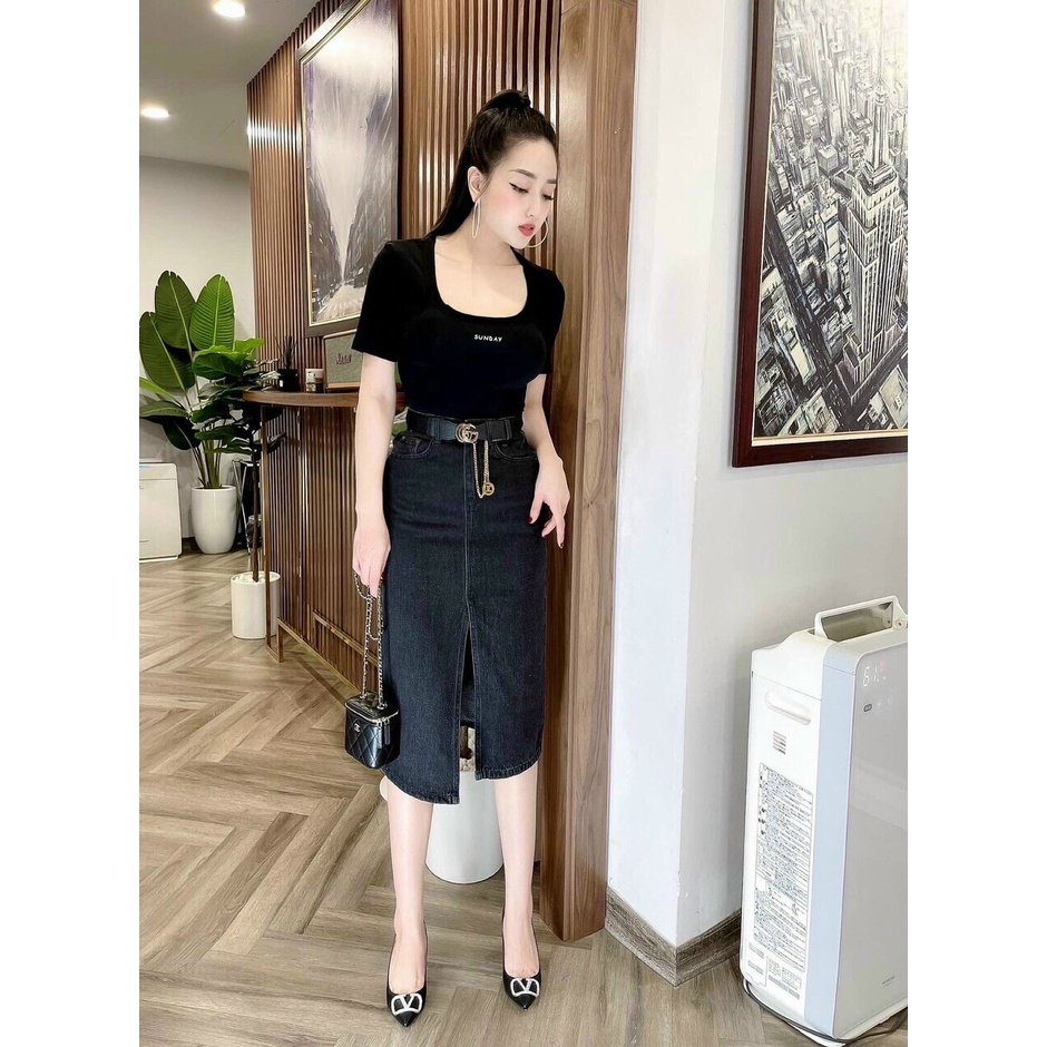 ÁO CỘC TAY CỔ VUÔNG IN CHỮ SUNDAY