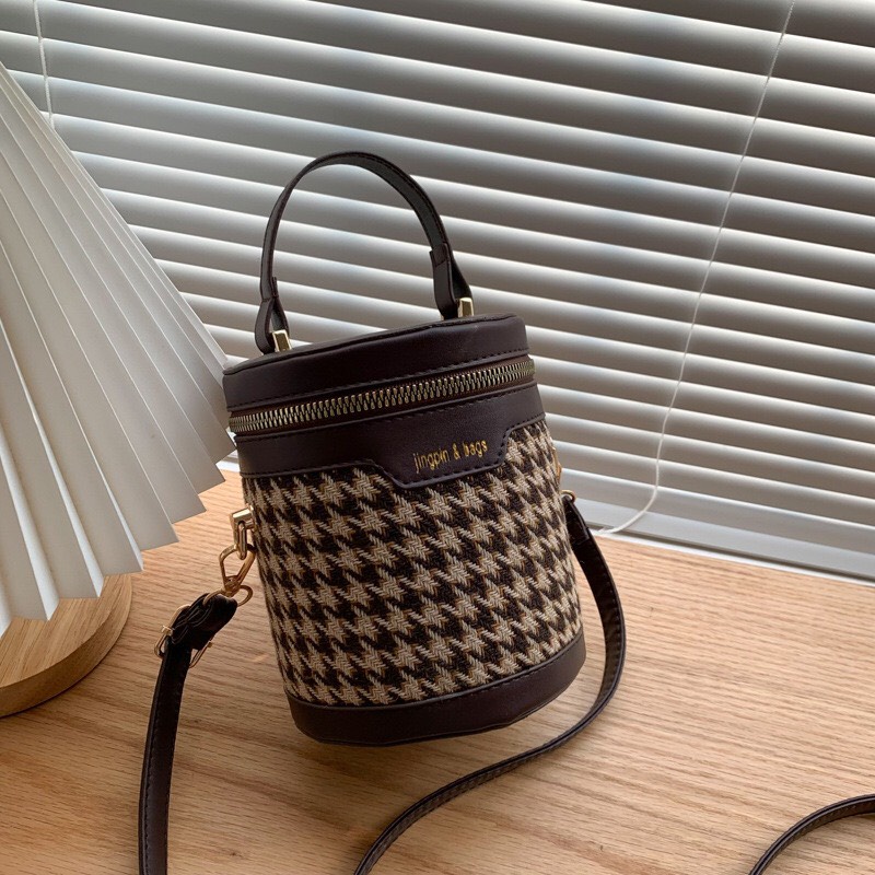 Túi Xách Nữ Đeo Chéo Nhỏ Nhắn Hình Trụ Họa Tiết Kẻ Sọc Thời Trang Dành Cho Nữ Tx22144