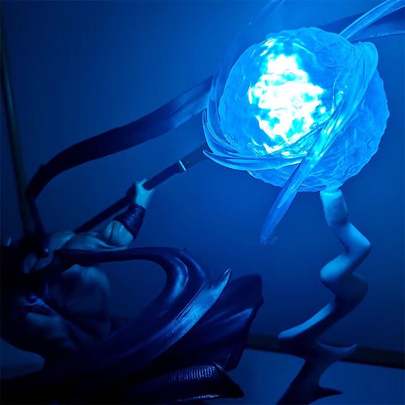 🔥Hàng mới🔥 Mô hình Râu Trắng kèm hiệu ứng led tư thế chiến đấu cao 30cm siêu đẹp , hàng chất lượng cao