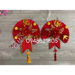 Quạt giấy đỏ trang trí tết