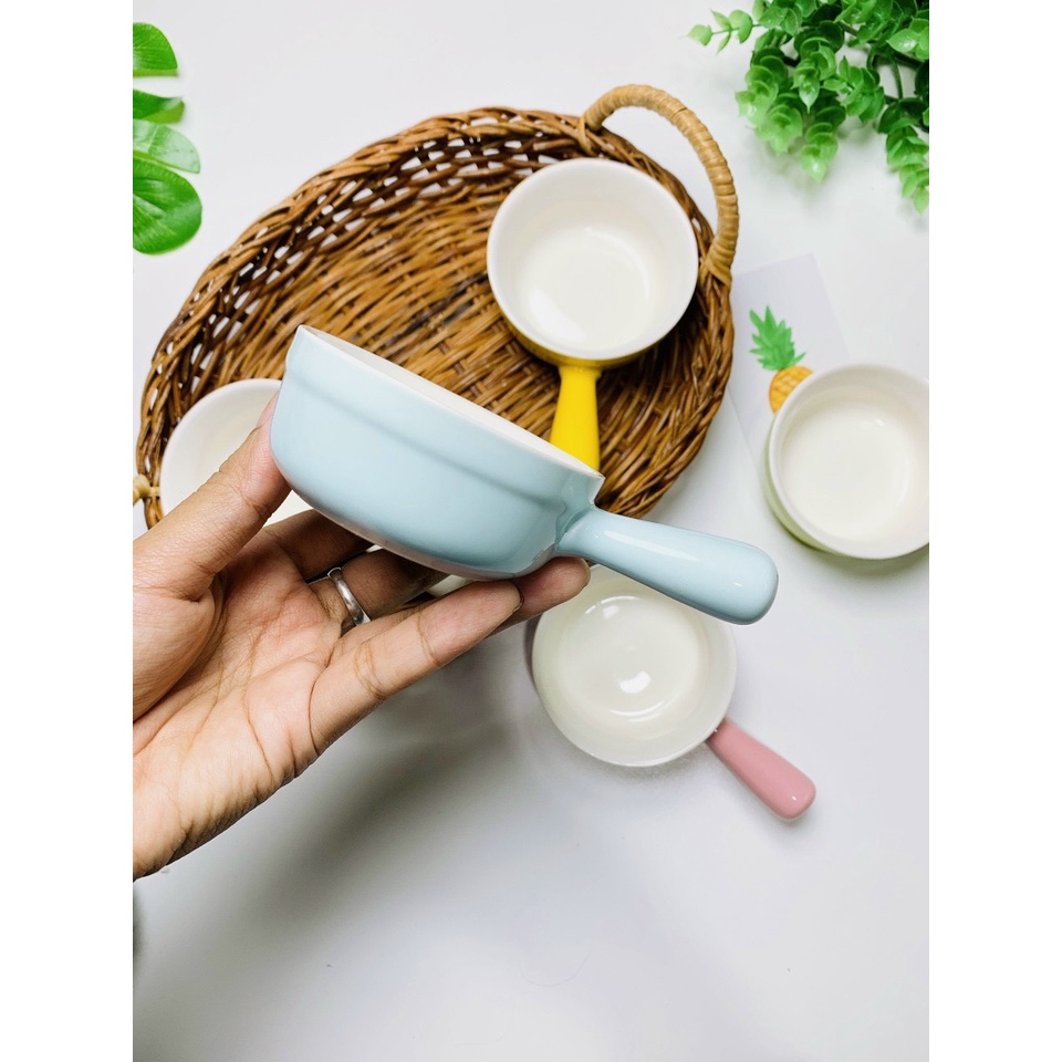 Bát sứ hình gáo có tay cầm nhiều màu cho bé ăn dặm