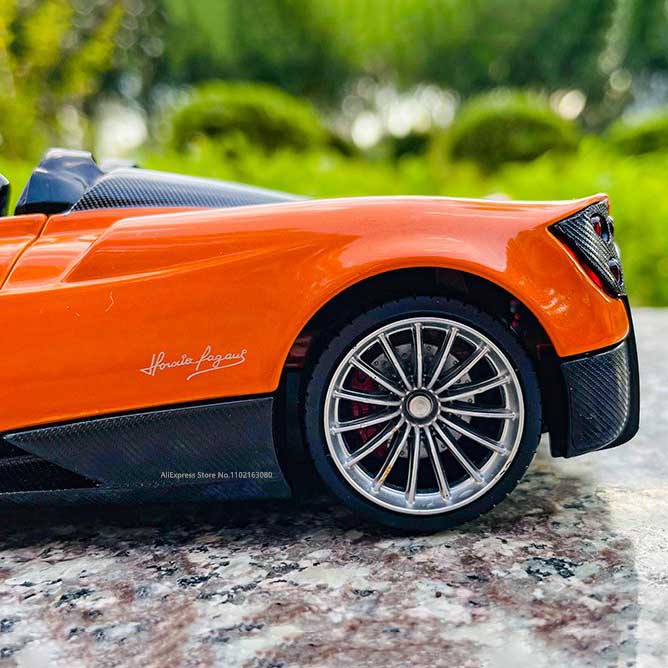 Xe mô hình Pagani Huayra Roadster 1:24 MSZ